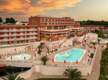 Hotel Albatros Plava Laguna - First...