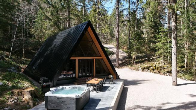 The Cozy Chalet - Luxury Cabins,...