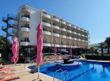 Hotel Miramare Vodice - Konec poletja v...