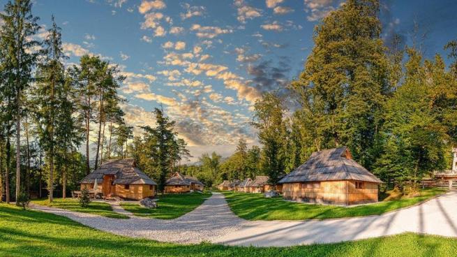 Slovenia Eco Resort - Glamping hiška,...