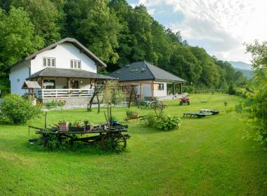 Apartmaji Oeneus - Oddih v bližini...