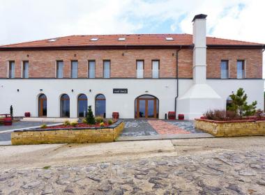 Nagypince Borhotel Wine & Spa -...