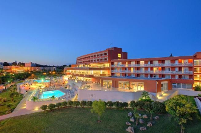 Hotel Albatros Plava Laguna - First...