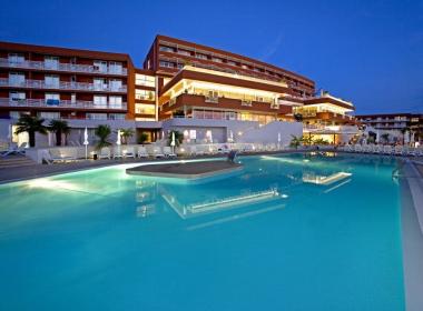 Hotel Albatros Plava Laguna - First...