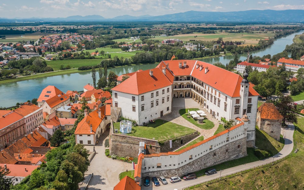 Casino & Hotel Admiral Ptuj - Oddih med...